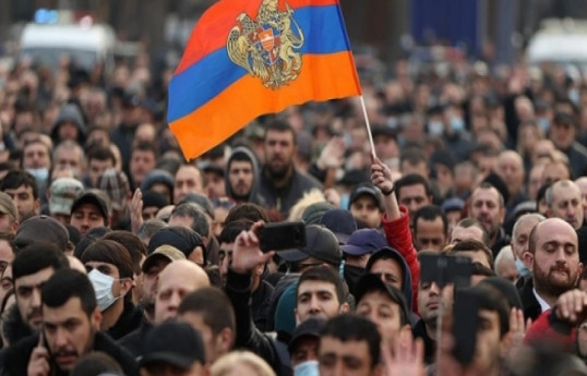 В центре Еревана проходит митинг оппозиции-ВИДЕО 