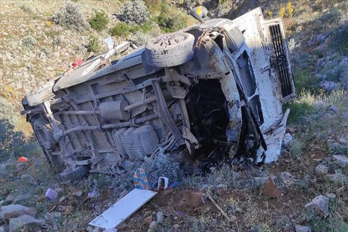 В Турции вновь перевернулся автобус, есть погибшие и пострадавшие