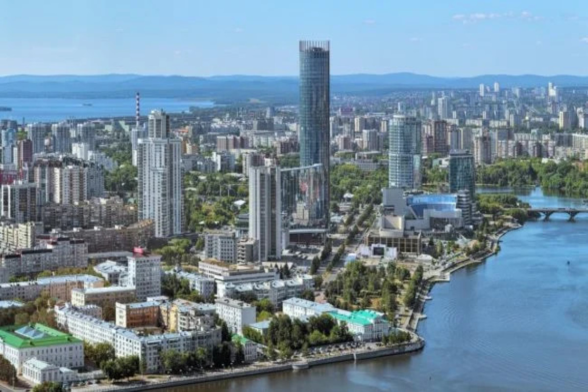 Губернатор и депутат поспорили о том, какой город в России следует считать центром ЛГБТ