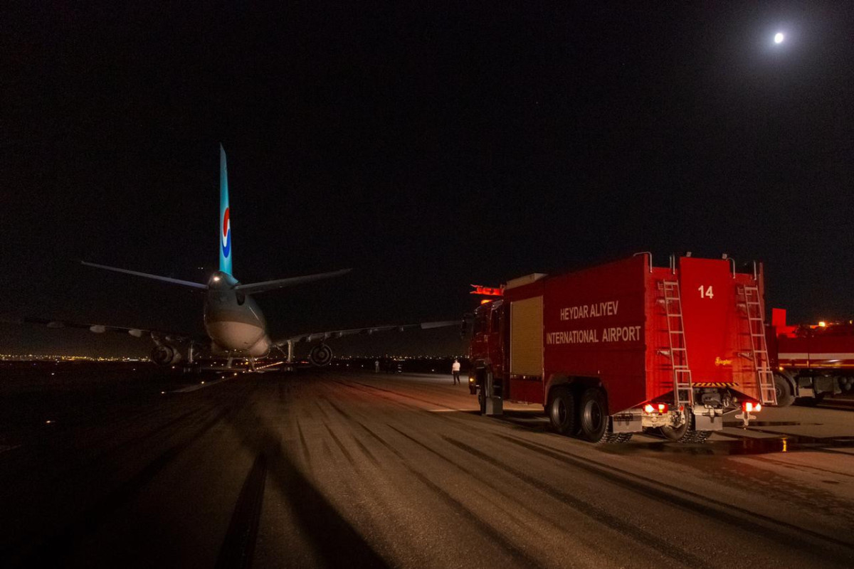 Самолет Стамбул-Сеул совершил аварийную посадку в Баку-ВИДЕО 
