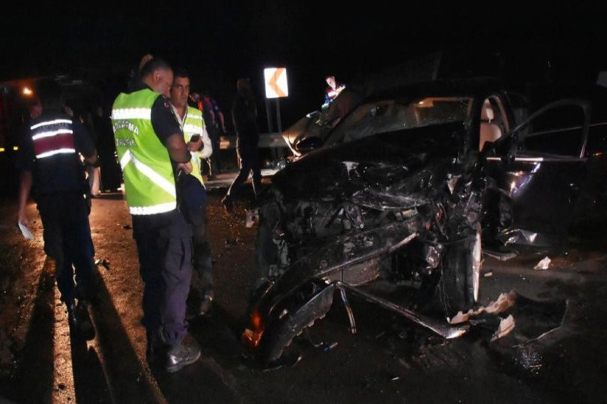 Авария в Турции унесла жизни четырех людей