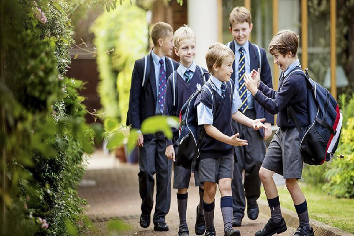 Из-за жары мальчики в Великобритании вынуждены ходить в школу в юбках-ФОТО 