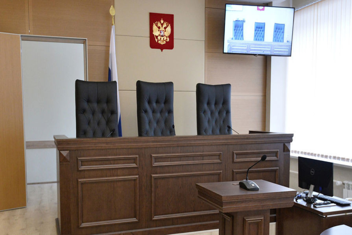 В Казани 9-летний мальчик устроил дебош в суде и плевался в полицейских