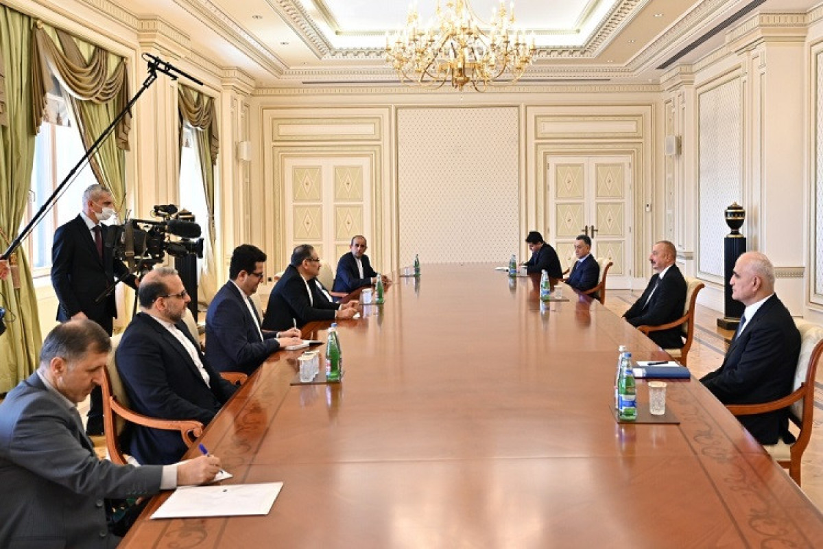 Президент Ильхам Алиев принял секретаря совета нацбезопасности Ирана