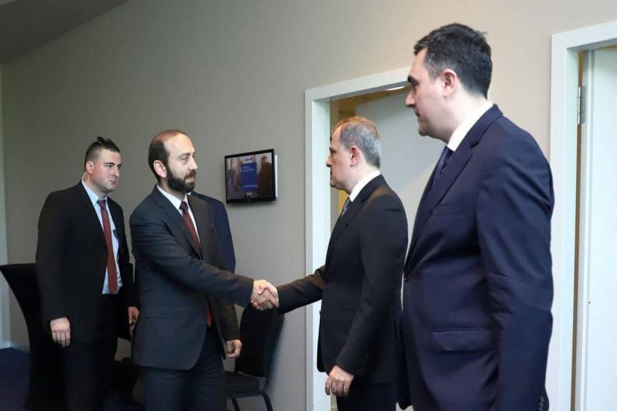 В Тбилиси состоялась трехсторонняя встреча глав МИД Азербайджан, Армении и Грузии