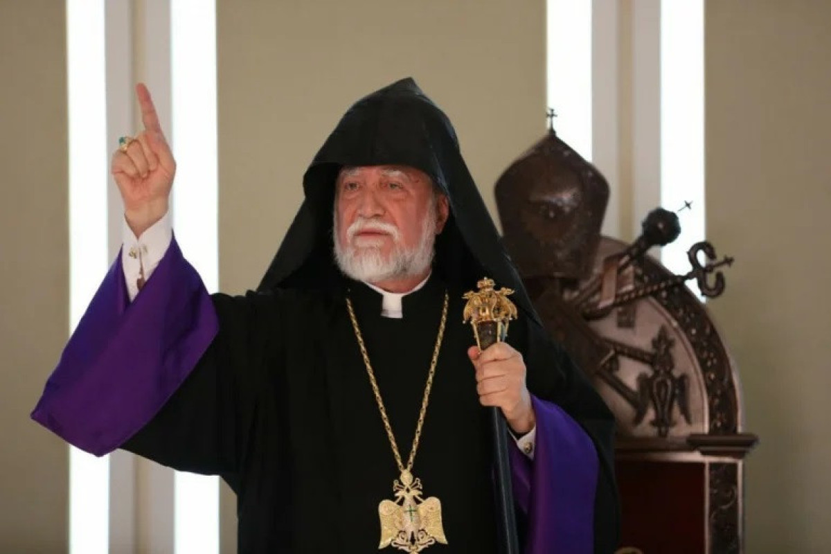 Армянская церковь в своем репертуаре, или Как священнослужители призывают к отказу от мира