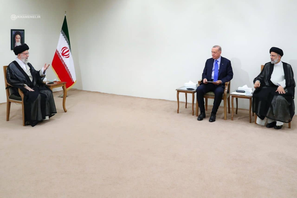 Эрдоган встретился с Хаменеи