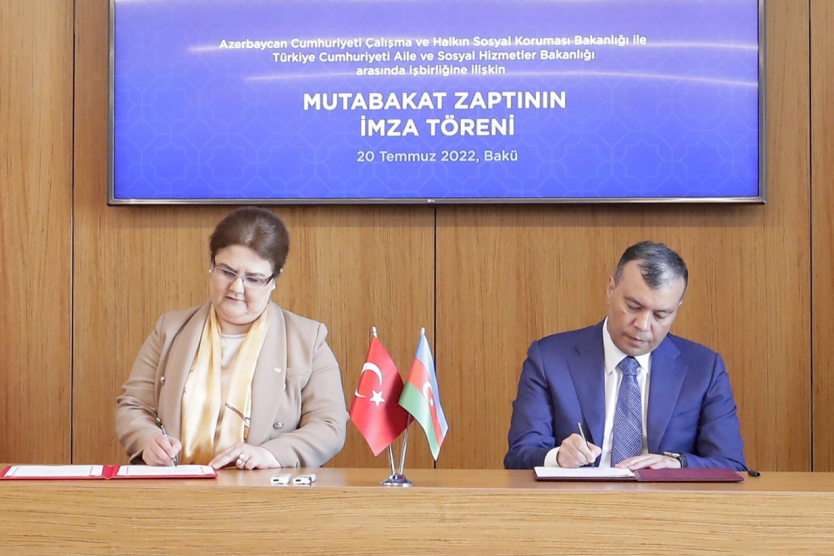 Азербайджан и Турция подписали Меморандум в связи с социальной сферой