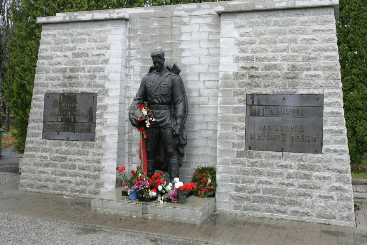В Эстонии до конца года снесут все памятники советским воинам