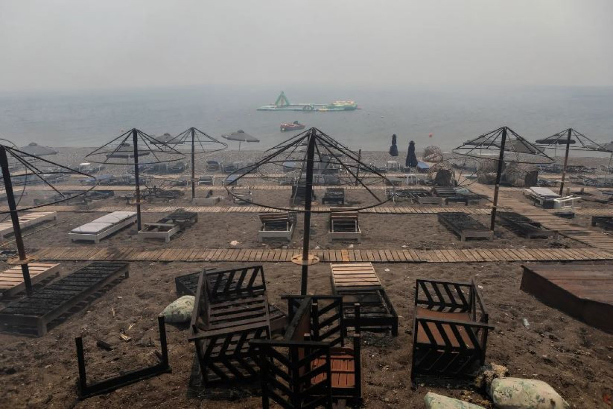 Всех людей эвакуировали с острова Лесбос из-за пожаров