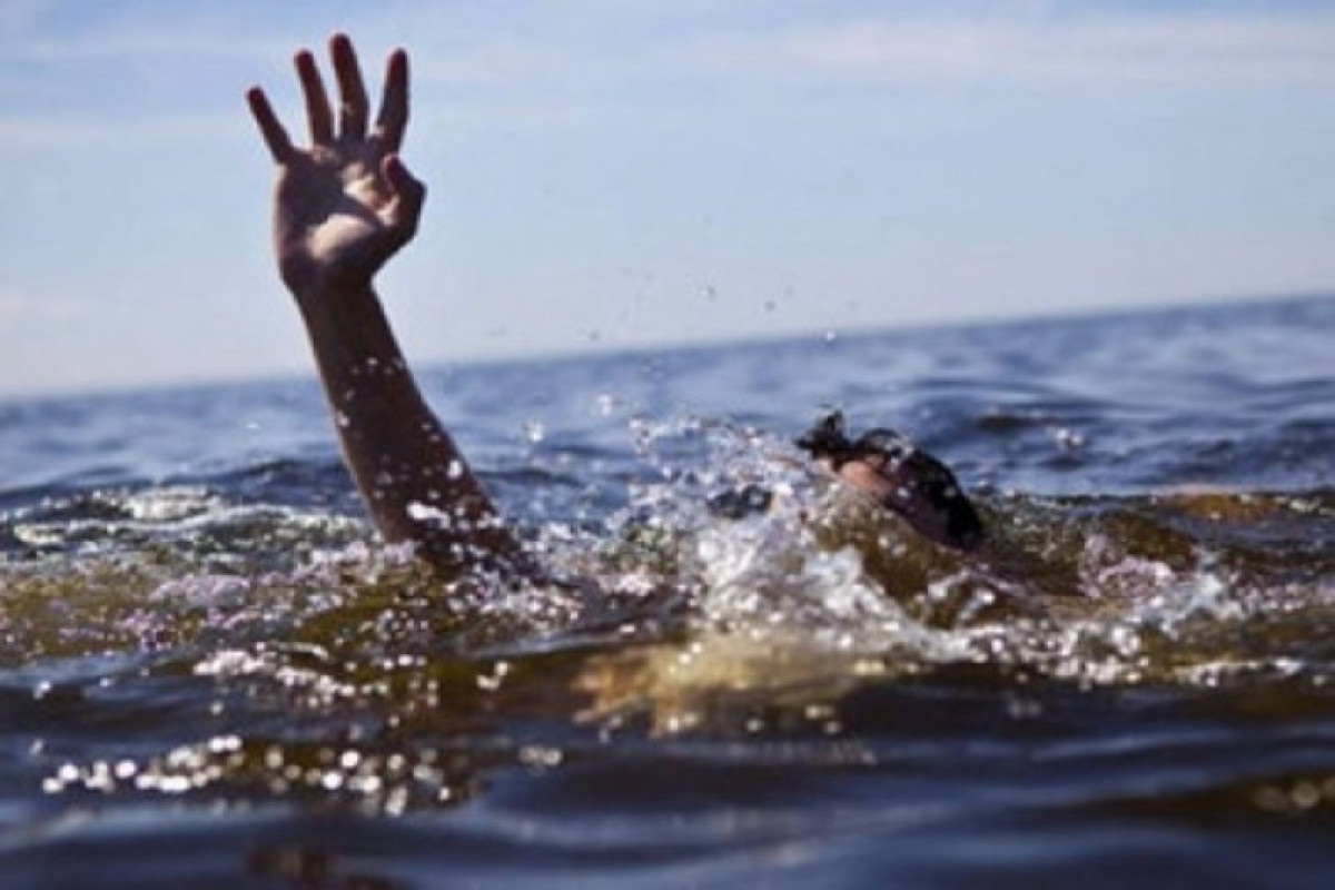 В Джейранбатанском канале утонул 17-летний юноша