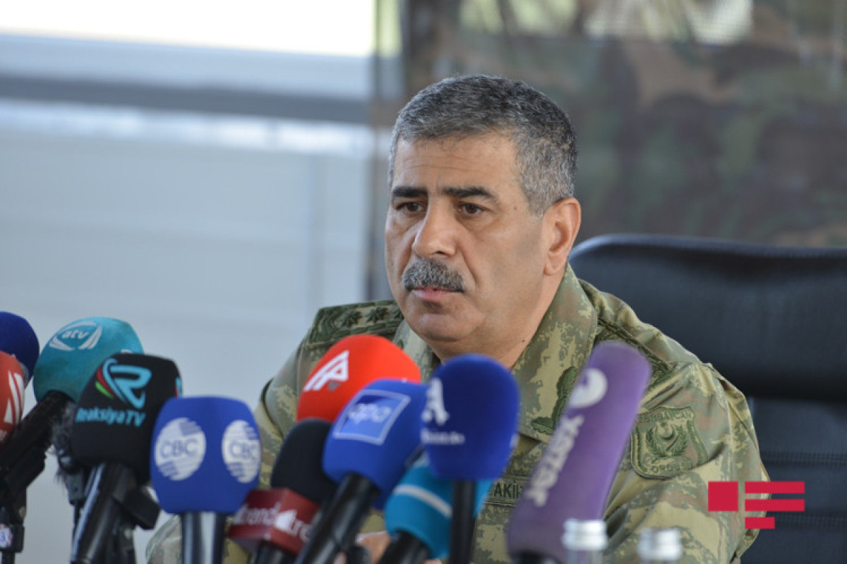 Министр обороны: Воинские части своевременно и решительно предотвратят провокации противника