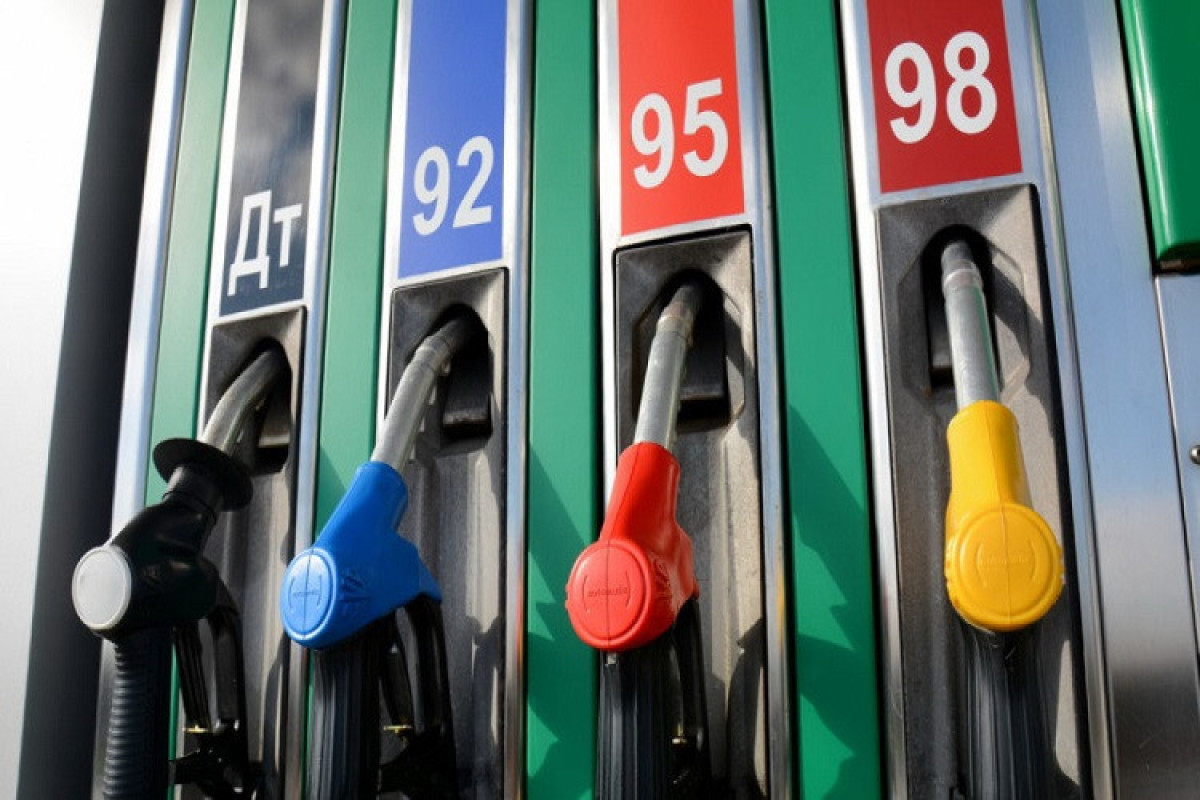 Тарифный совет Азербайджана не поменял цену на бензин и дизельное топливо 