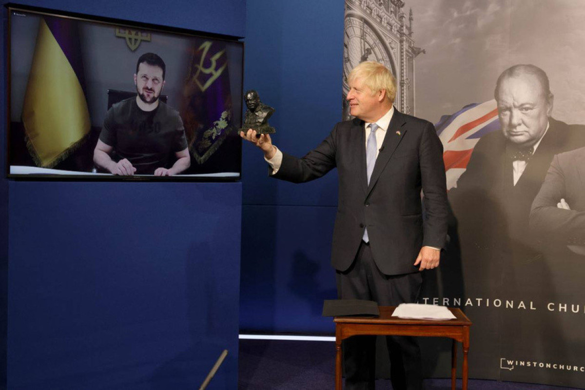 Джонсон вручил Зеленскому премию имени Черчилля по видеосвязи-ФОТО 