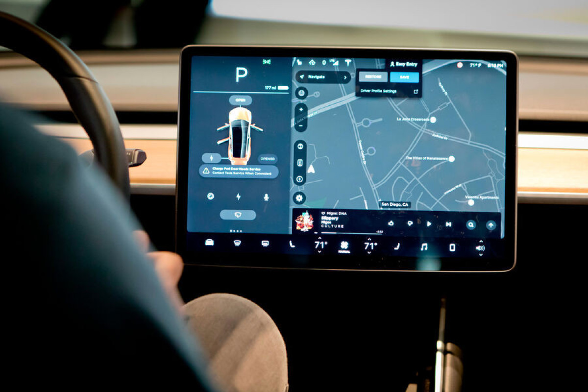 Tesla заставит водителей платить за использование навигатора