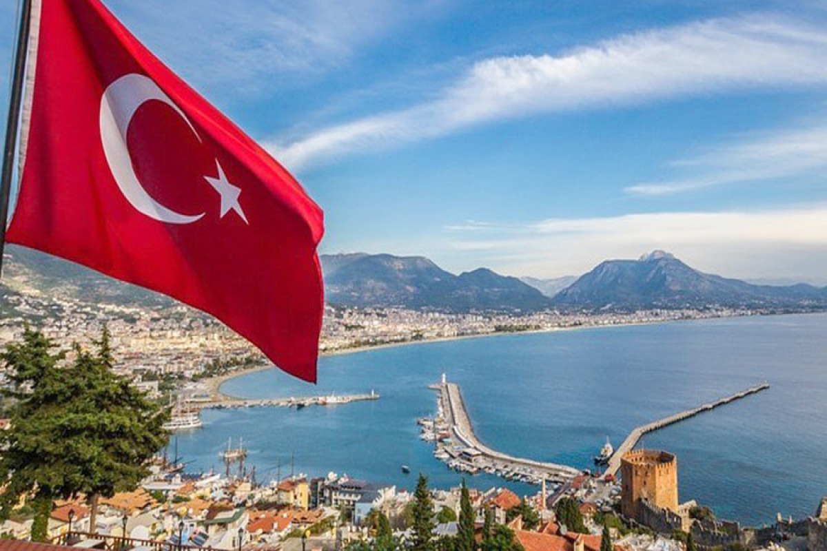Россия вышла на второе место по турпотоку в Турцию в январе-июне