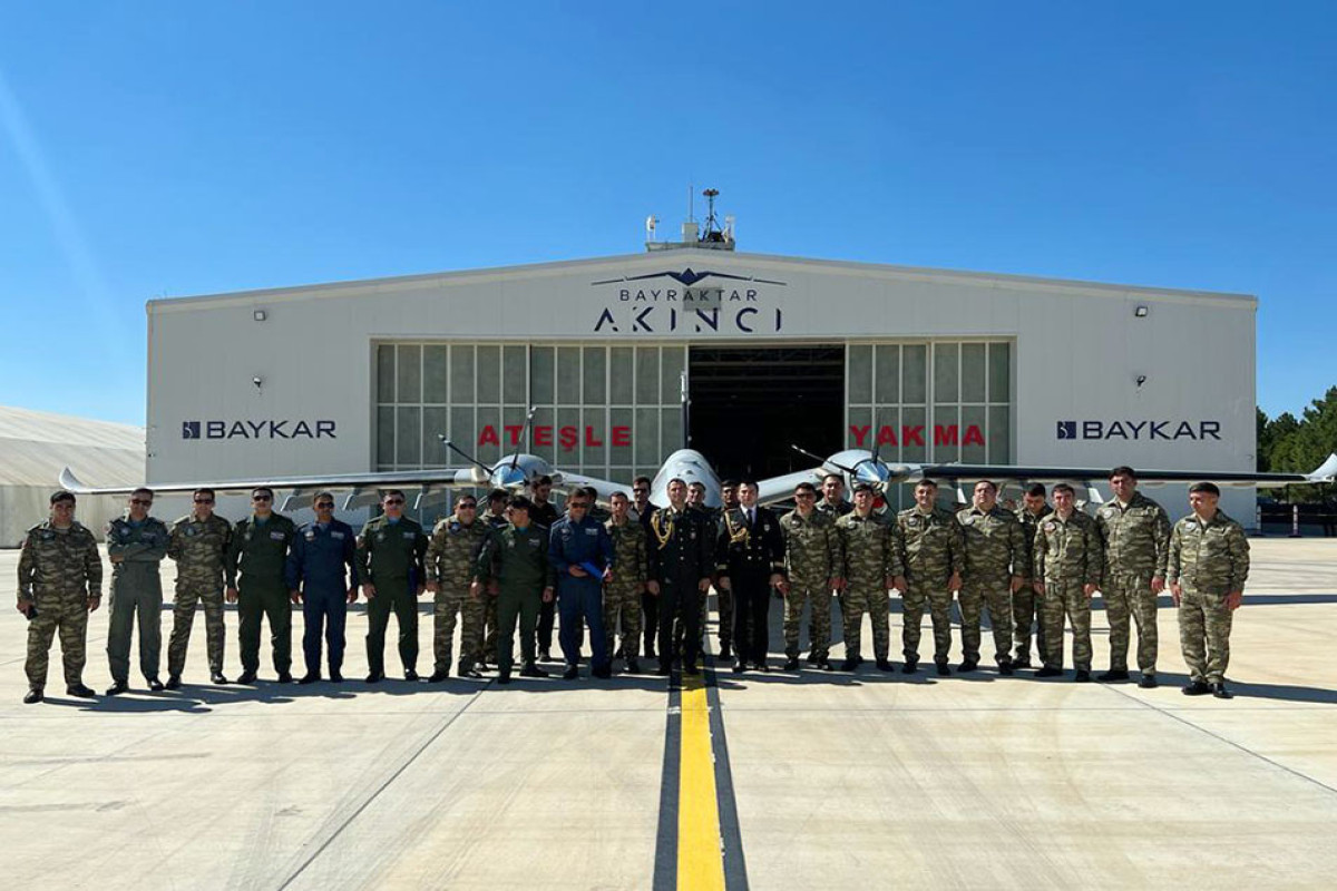 Азербайджанские военнослужащие учатся эксплуатировать военные БПЛА в Турции