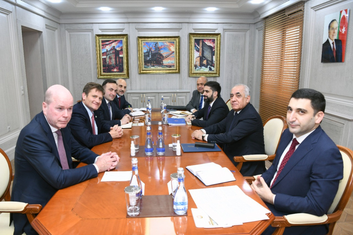 Премьер-министр Азербайджана провел встречу с вице-президентом ВР