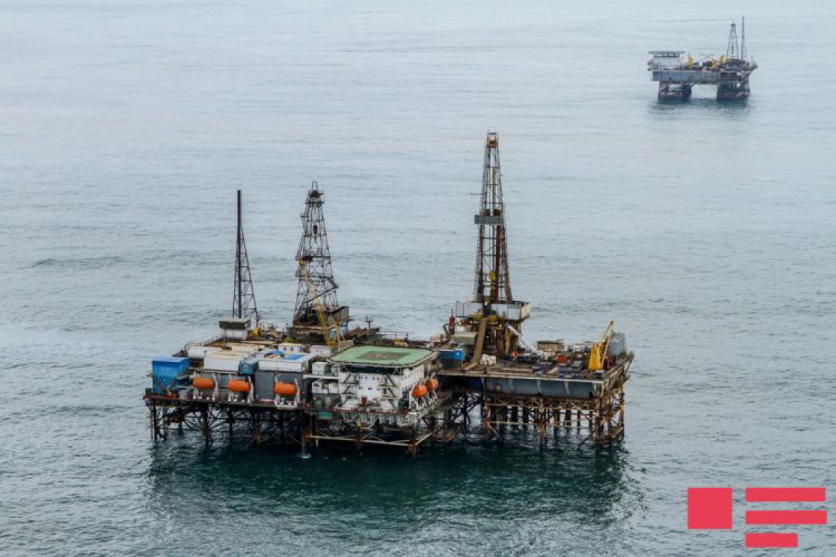 Цена азербайджанской нефти достигает 128 долларов
