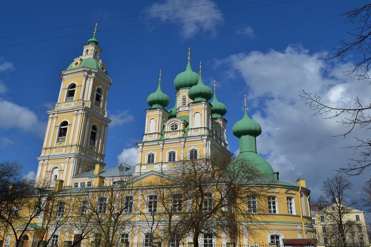 В России мужчина застрелился прямо в церкви-ВИДЕО 