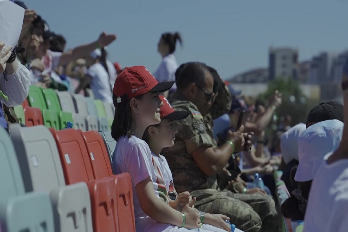 Дети шехидов и ветераны Карабахской войны в специальной гостевой трибуне «Формулы-1»-ВИДЕО 