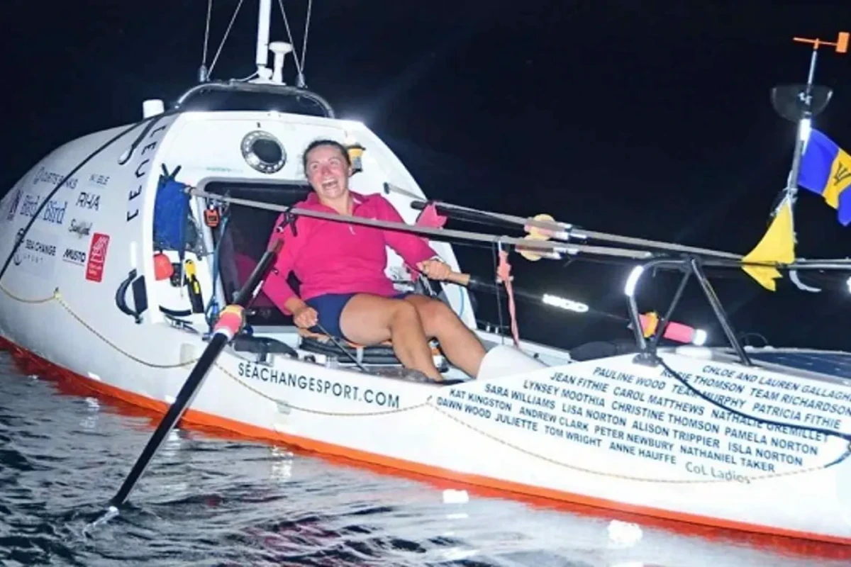 Британка пересекла Атлантику на веслах за 40 дней, побив рекорд
