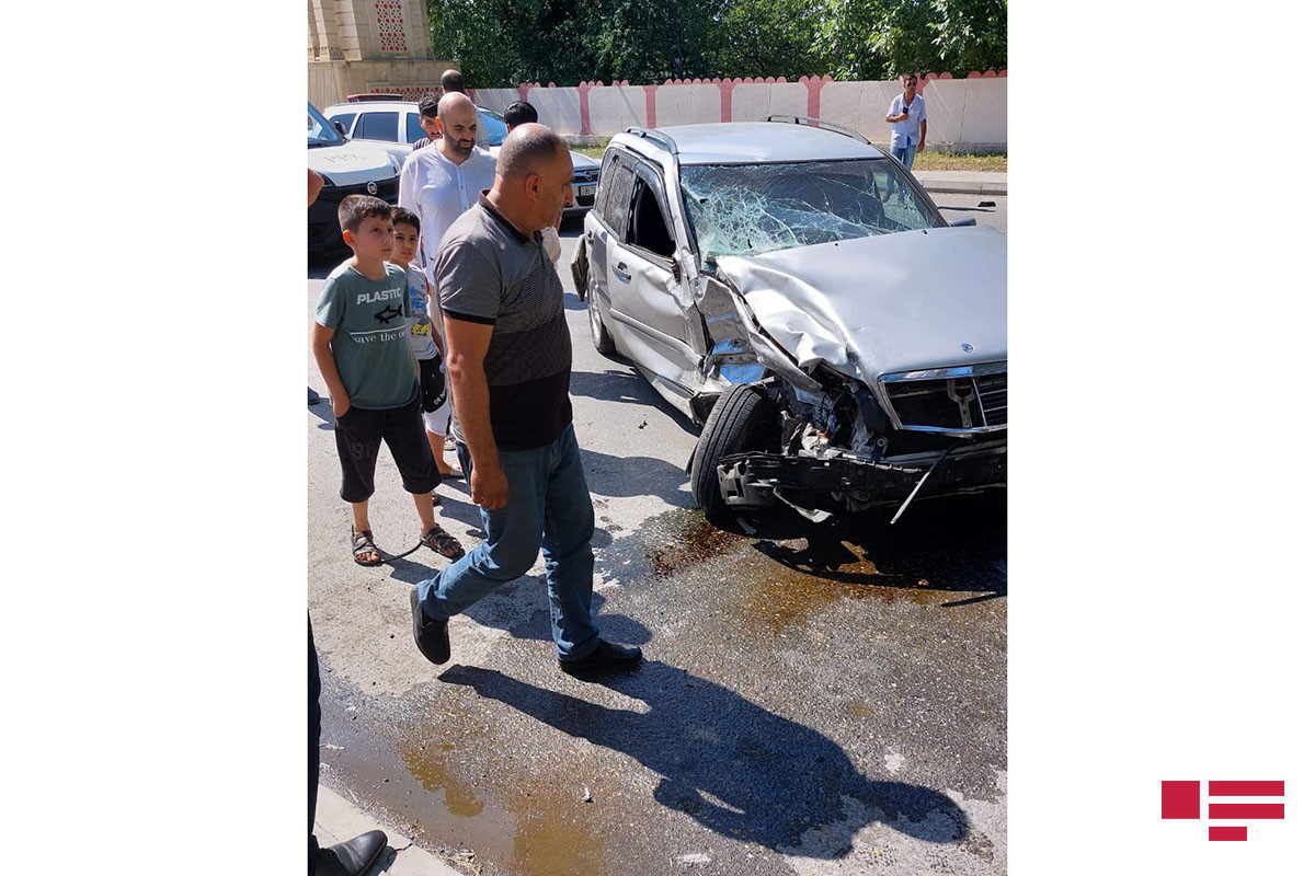 В Гейчае столкнулись два автомобиля, есть пострадавшие-ФОТО 