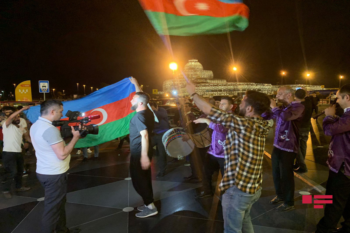Сборная Азербайджана по мини-футболу вернулась на родину-ФОТО -ВИДЕО 