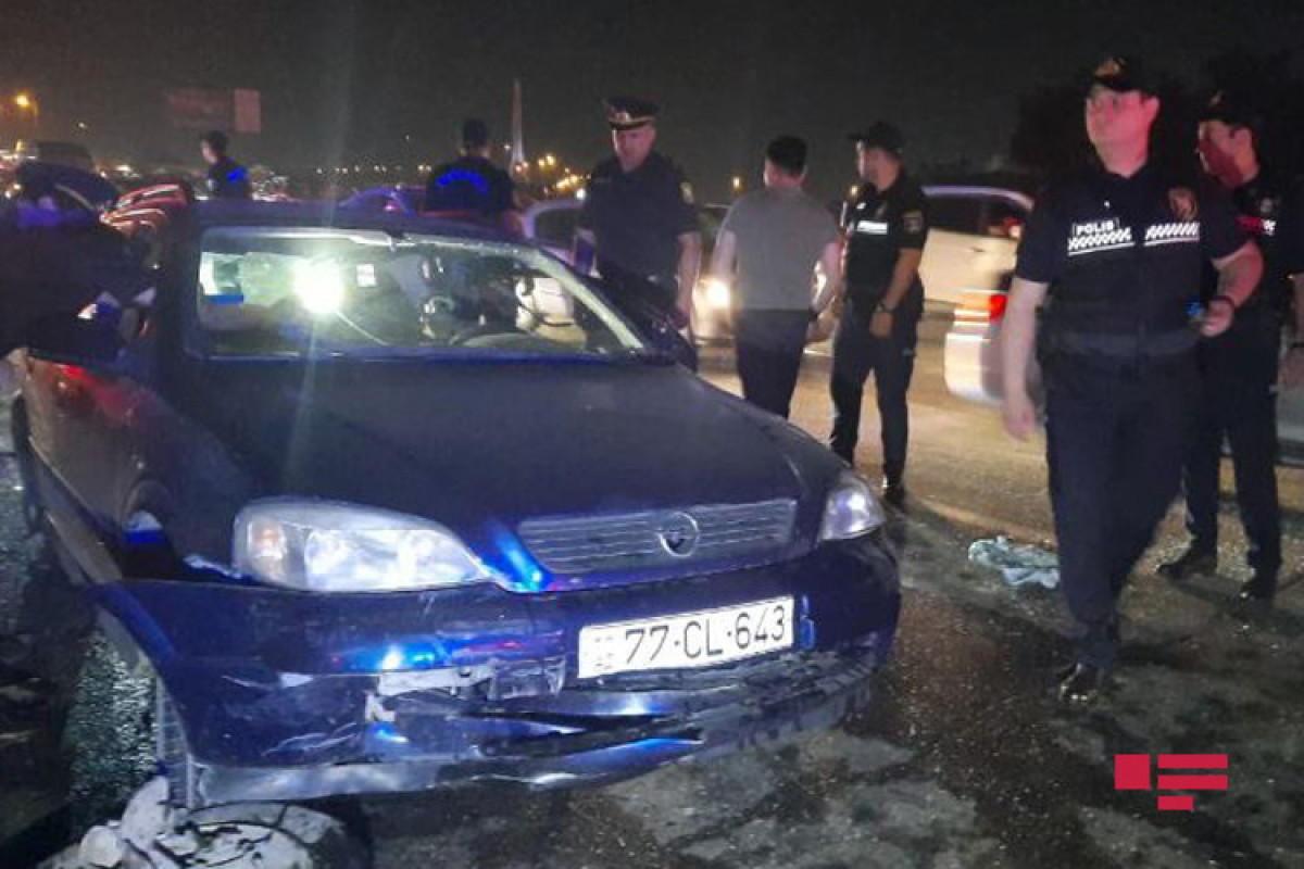 В Баку Gelandewagen совершил ДТП, ранены 7 человек-ФОТО 