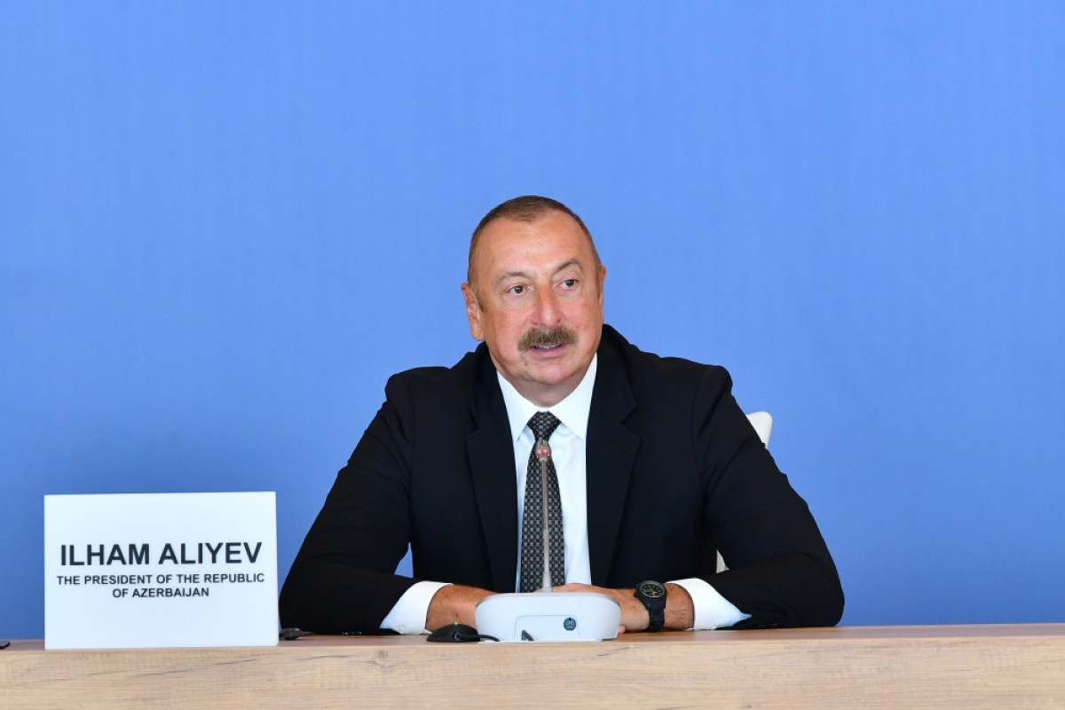 Ильхам Алиев принимает участие в открытии Бакинской энергетической недели