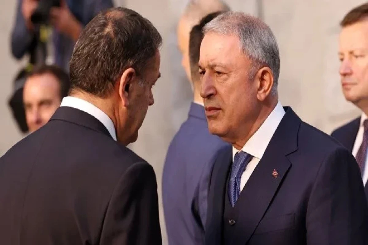 Министры обороны Турции и Греции встретились в Брюсселе