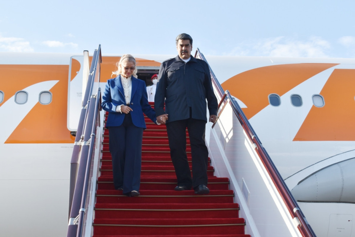 Николас Мадуро прибыл в Азербайджан
