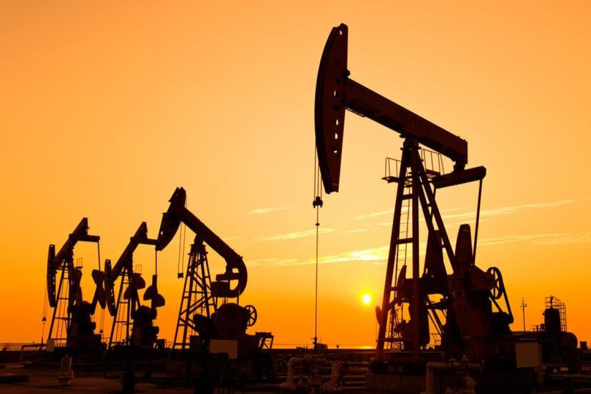 Снизились цены на азербайджанскую нефть