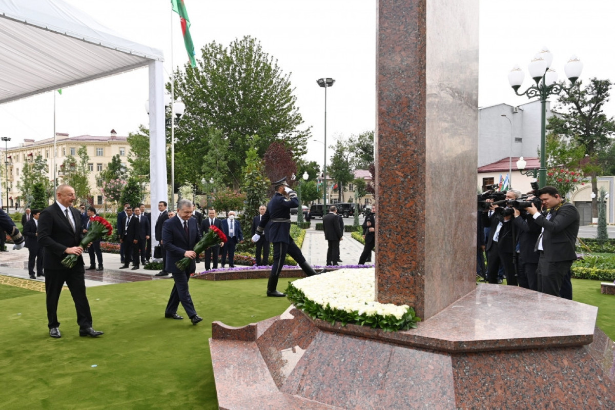 Президенты Азербайджана и Узбекистана приняли участие в церемонии открытия площади Гейдара Алиева в Ташкенте