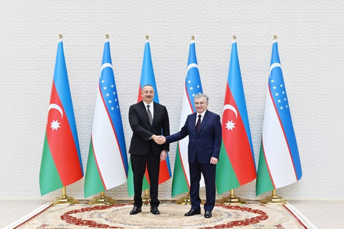 Президенты Азербайджана и Узбекистана провели встречу