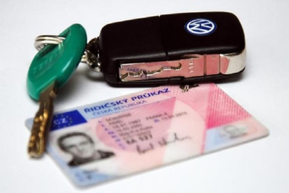 В Азербайджане зарубежные водительские права подлежат замене в течение месяца