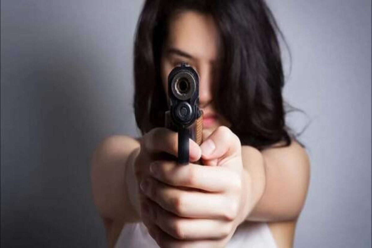 Женщина застрелила забравшегося в ее спальню соседа