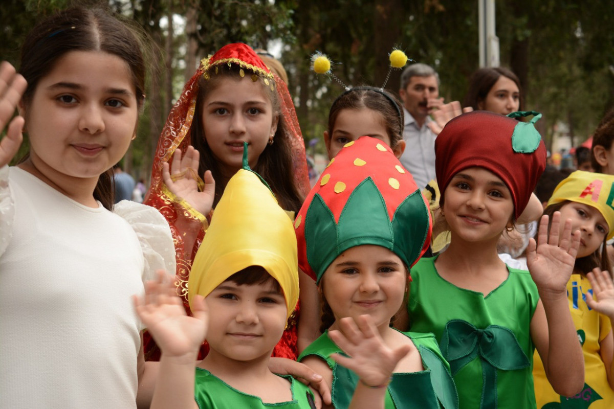 В Азербайджане впервые проведен фестиваль «Вишня и черешня»-ФОТО 