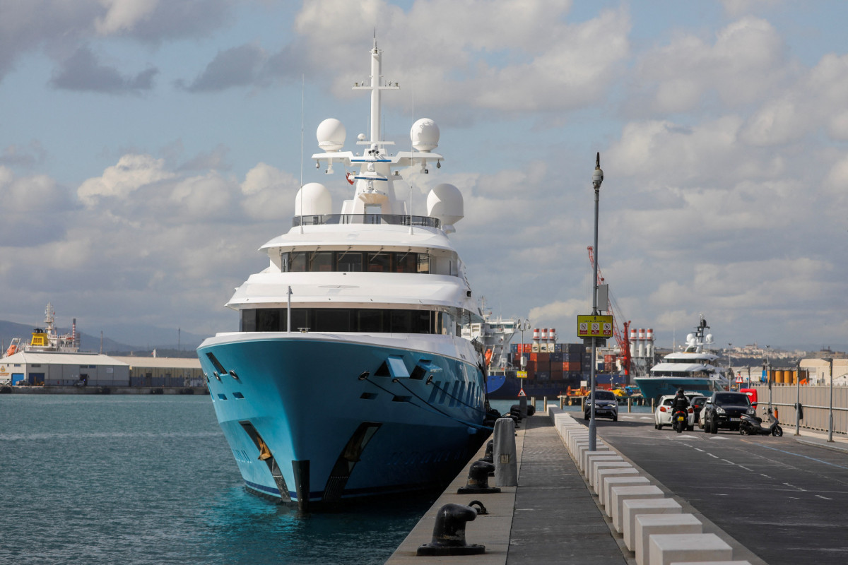 Арестованную яхту российского миллиардера продадут на аукционе