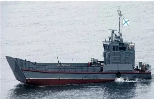 Под Мариуполем на мине подорвался российский десантный катер