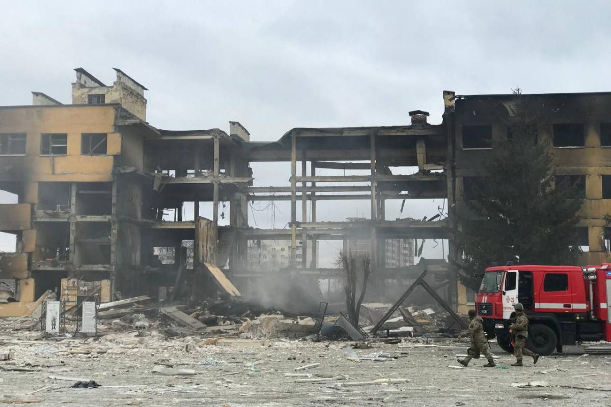 В украинском городе Ахтырка разгромили воинскую часть-ФОТО 