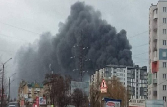 Площадь Свободы в Харькове попала под обстрел-ВИДЕО 