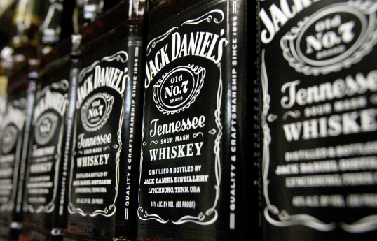 Jack Daniel's приостанавливает работу в России