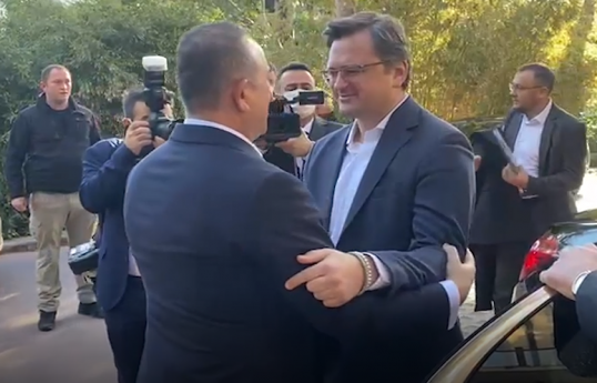Чавушоглу сердечно поприветствовал главу МИД Украины-ВИДЕО 