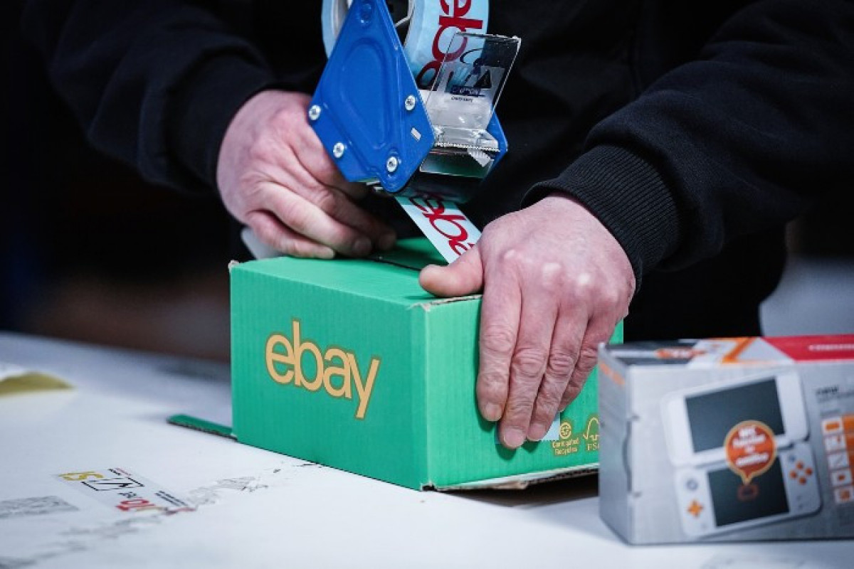 eBay приостановил продажи товаров продавцами из России