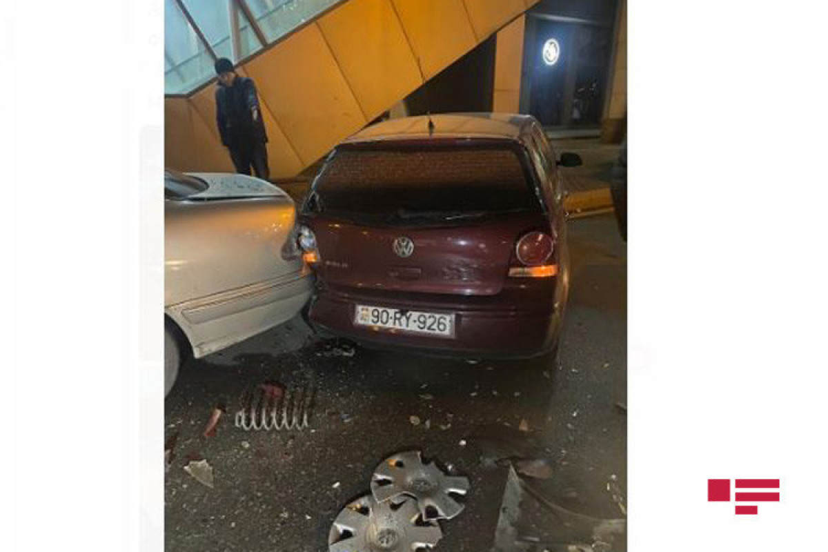 В Баку водитель разбил три авто и перевернулся-ФОТО -ВИДЕО 