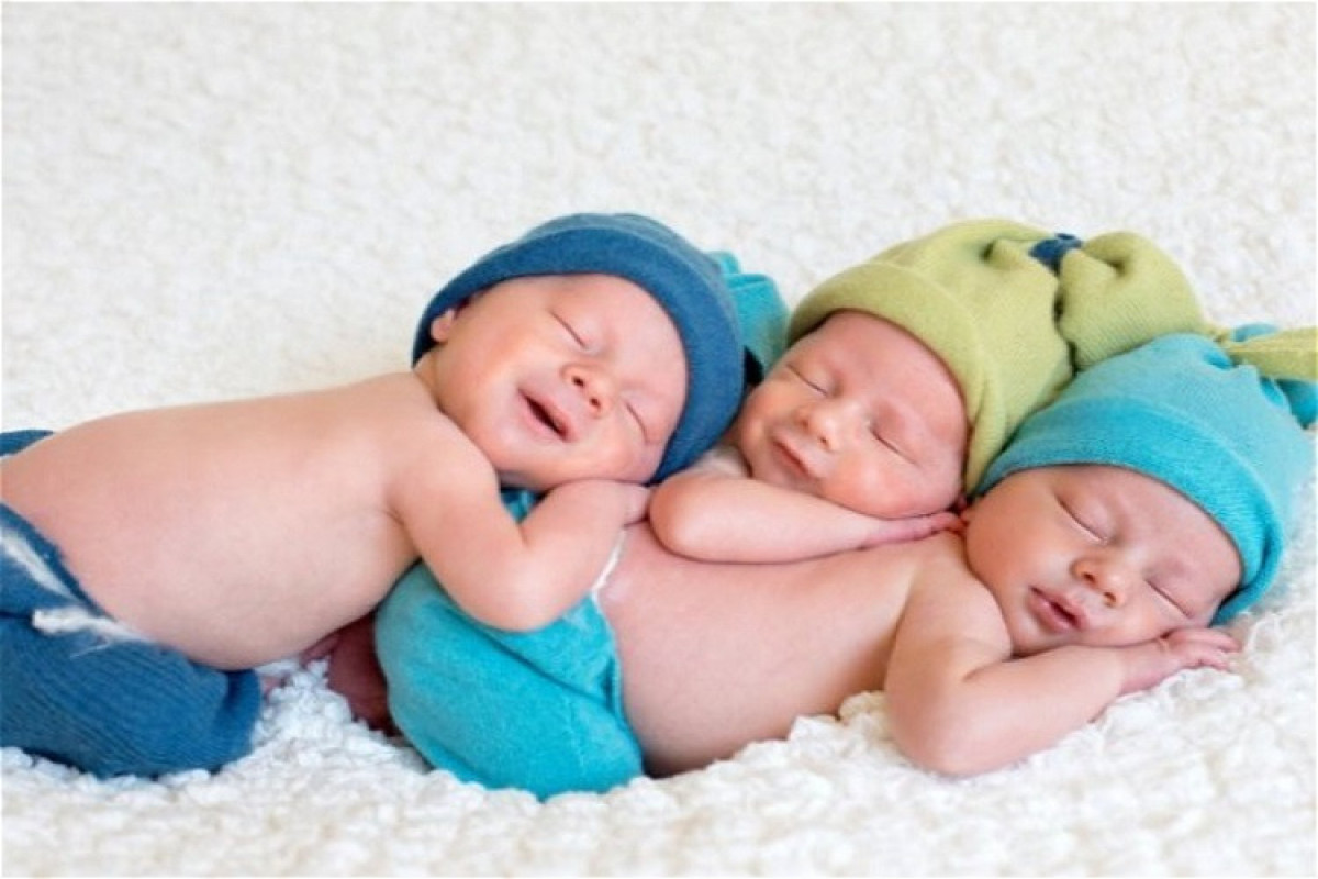 Новорожденные тройняшки