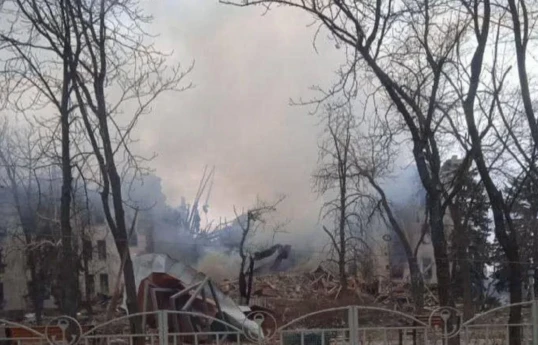 В Мариуполе взорвали здание театра-ВИДЕО 