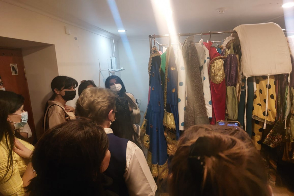 "День открытых дверей" - азербайджанский театр раскрыл все свои тайны-ФОТО 