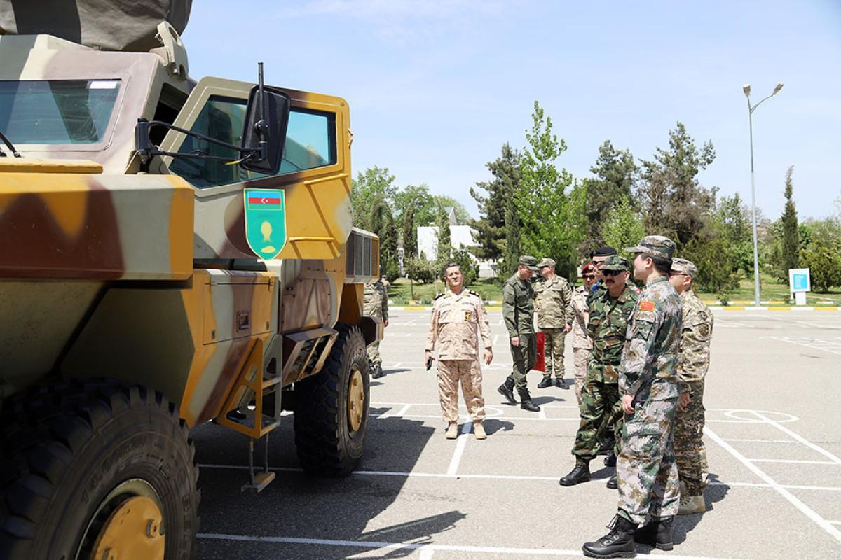 Военные атташе посетили воинскую часть-ФОТО 